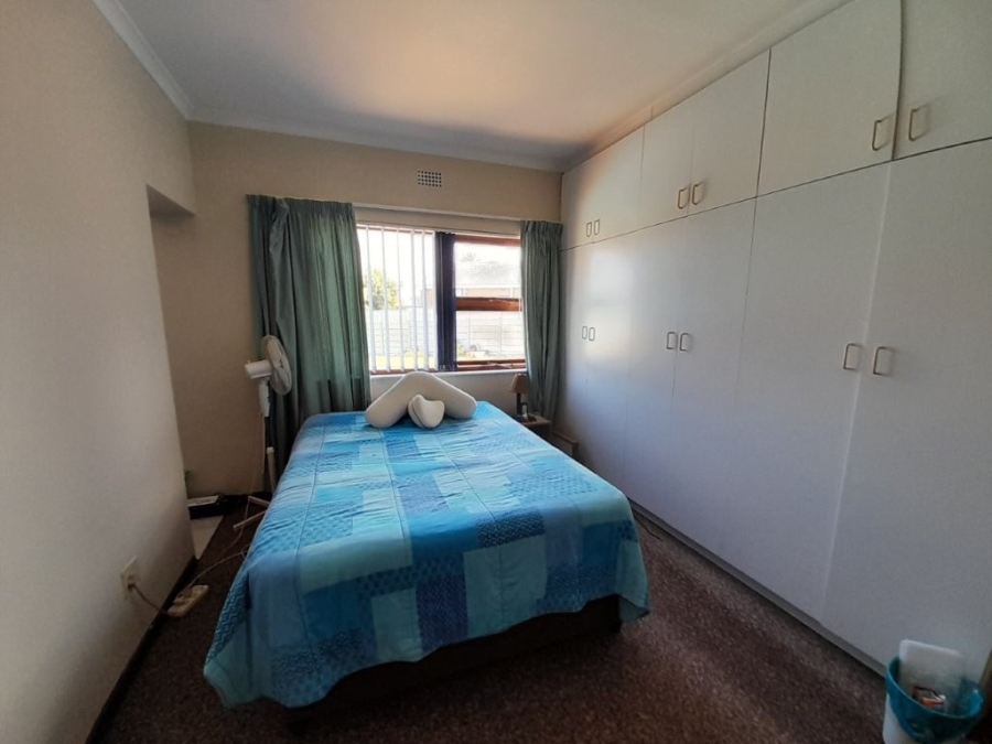 5 Bedroom Property for Sale in Bothasig Western Cape